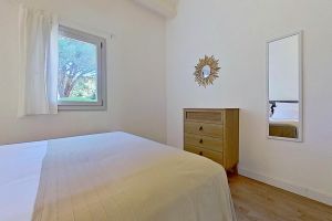 Chambre principale dans location Villa F3 à Santa Giulia Porto-Vecchio