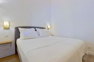 Chambre principale dans location Villa F3 à Santa Giulia Porto-Vecchio