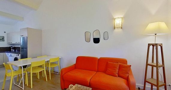 Salon et salle à manger dans location Villa F3 à Santa Giulia Porto-Vecchio